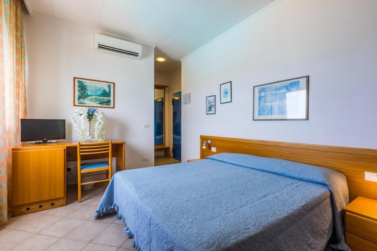 Stella Marina Hotel 3*